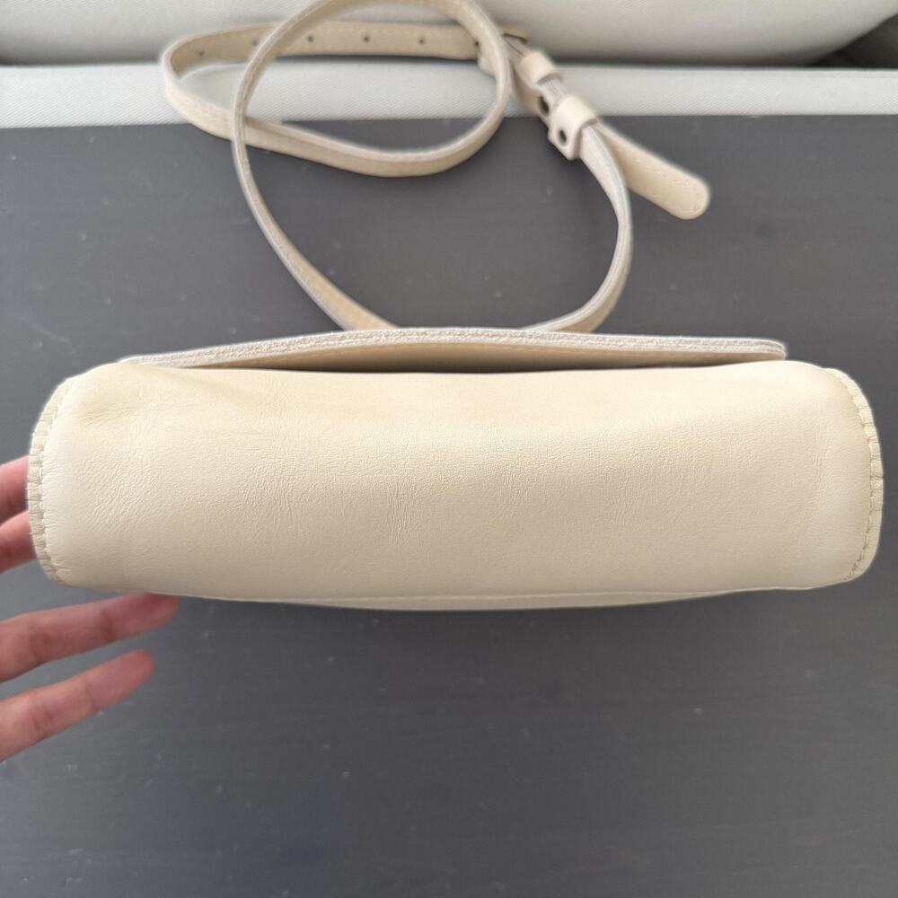 Portland Leather Cream Crossbody Shoulder Bag - Picture 11 of 16